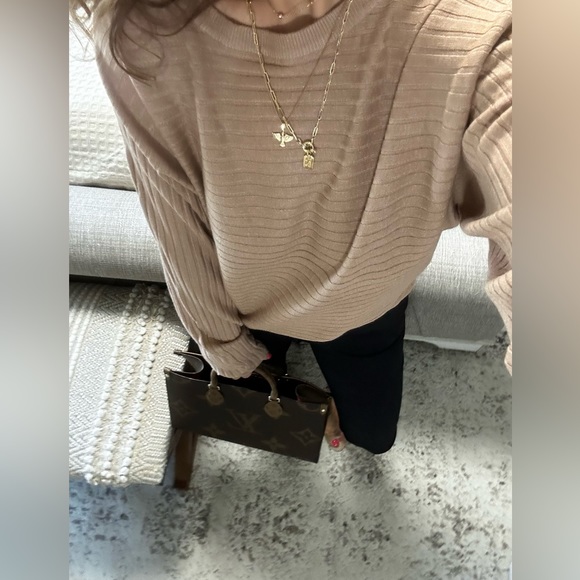 New🤎Super soft toffee slouch top - Picture 2 of 3